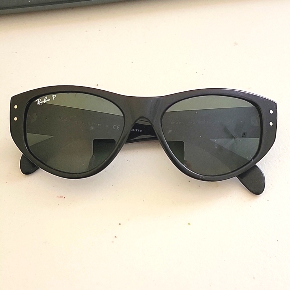 Ray Ban Vagabond Vintage Sunglasses Model RB4152